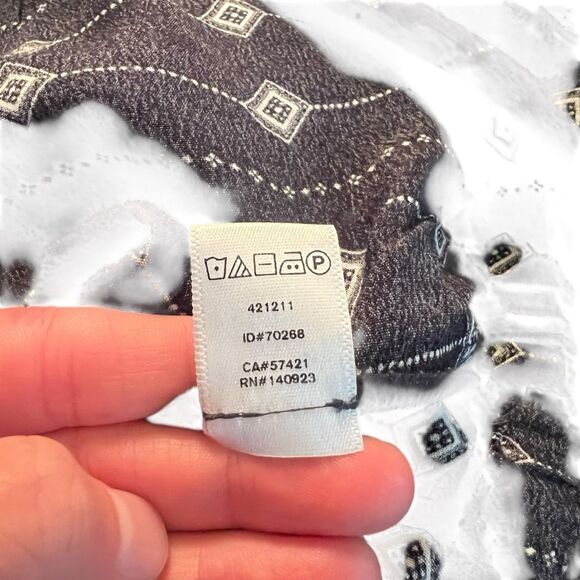 Loft navy‎ patterned romper. Size xs - Picture 4 of 8